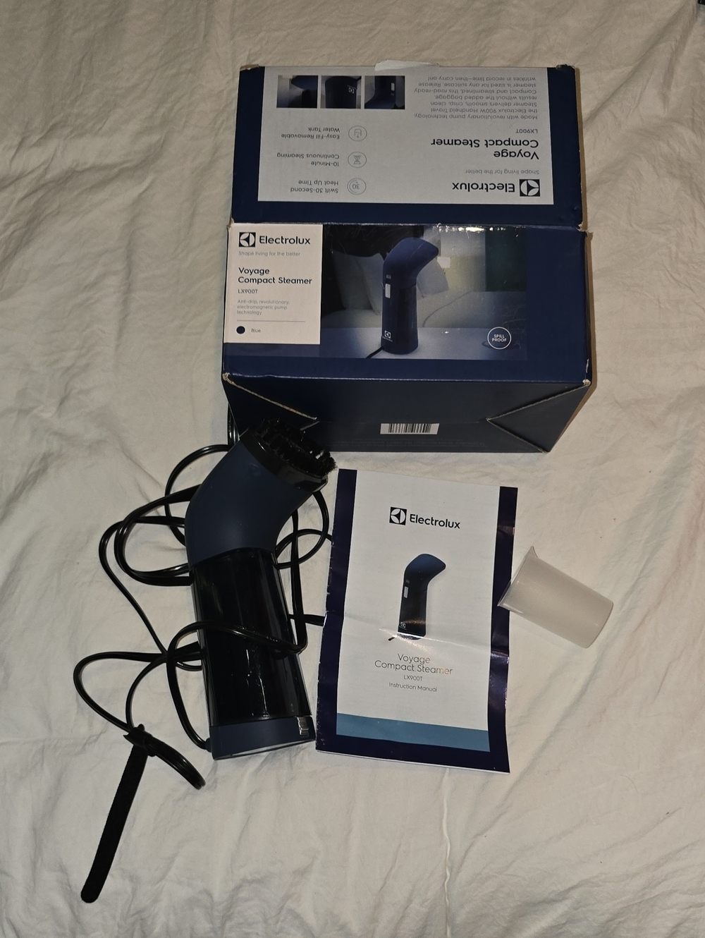 Electrolux Compact Clothes Steamer